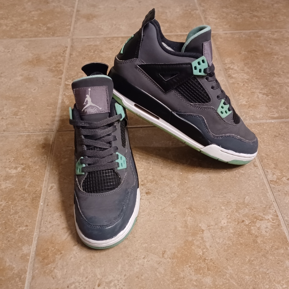 Custom Air Jordan 4 Retro Green Glow (5Y) equivalent to women's size( 7)